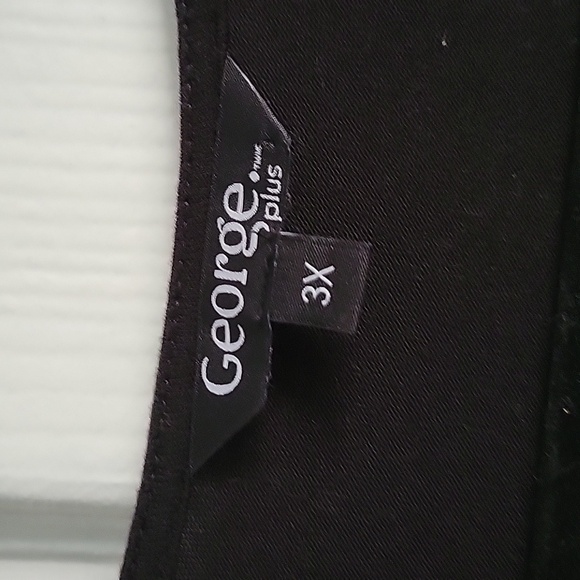 Ruffle Print 3/4 Sleeve Top - Picture 2 of 8